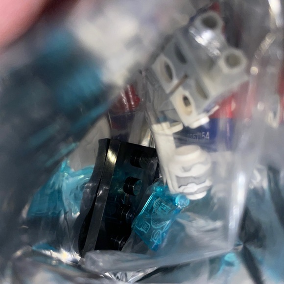 LEGO MARVEL CMF White Vision - Picture 3 of 3